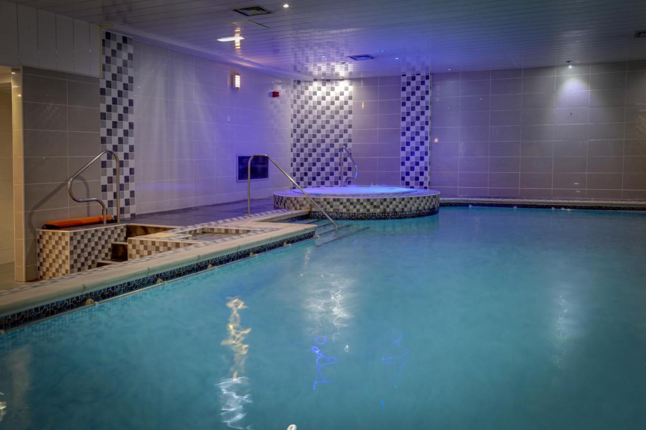 Burnley North Oaks Hotel And Leisure Club Екстериор снимка
