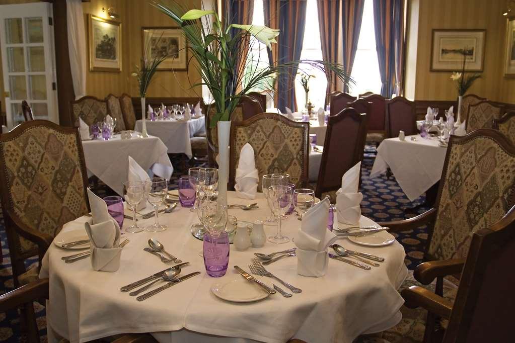 Burnley North Oaks Hotel And Leisure Club Ресторант снимка