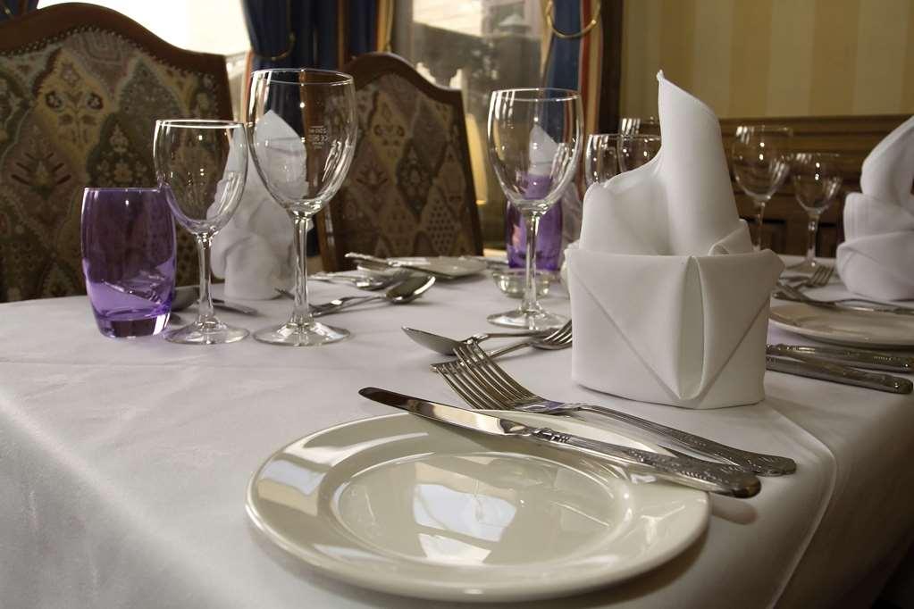 Burnley North Oaks Hotel And Leisure Club Ресторант снимка