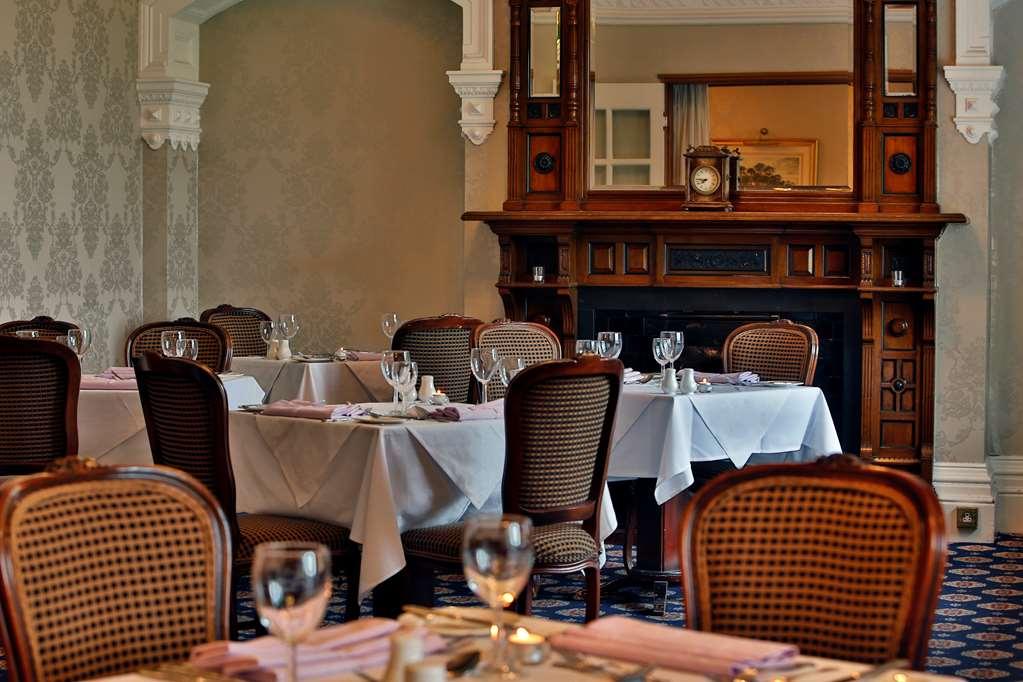 Burnley North Oaks Hotel And Leisure Club Ресторант снимка