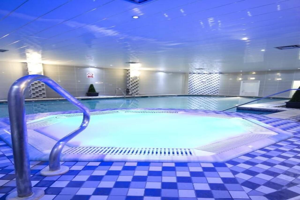 Burnley North Oaks Hotel And Leisure Club Екстериор снимка