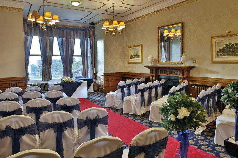 Burnley North Oaks Hotel And Leisure Club Екстериор снимка