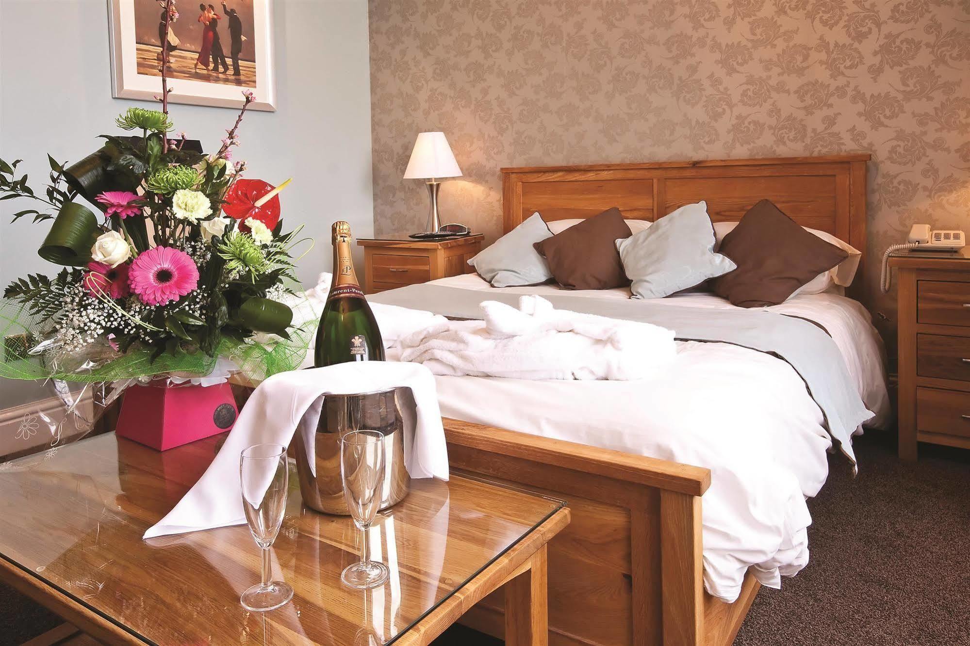 Burnley North Oaks Hotel And Leisure Club Стая снимка