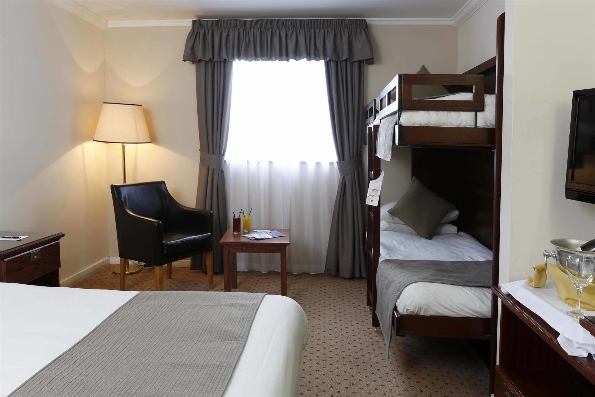 Burnley North Oaks Hotel And Leisure Club Екстериор снимка
